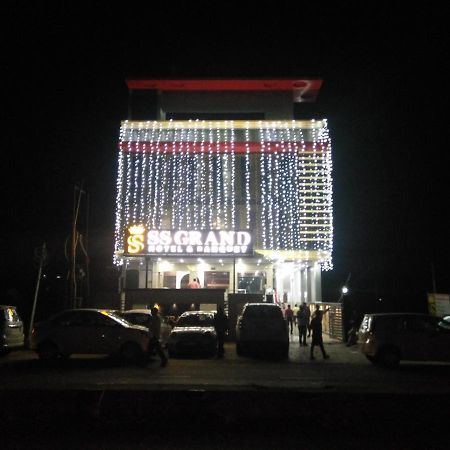 Hotel Ss Grand Lucknow Eksteriør bilde