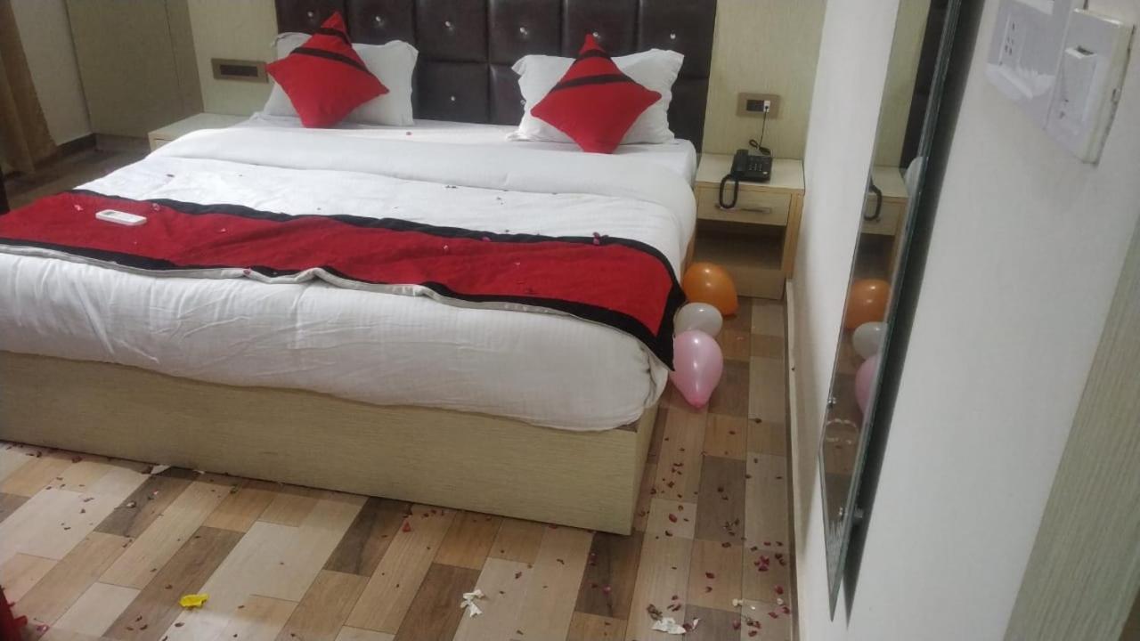 Hotel Ss Grand Lucknow Eksteriør bilde