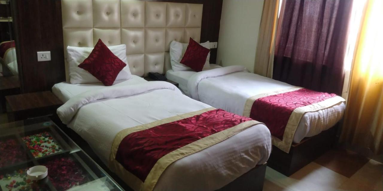 Hotel Ss Grand Lucknow Eksteriør bilde