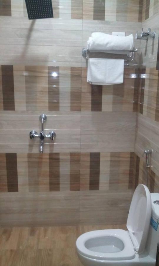 Hotel Ss Grand Lucknow Eksteriør bilde