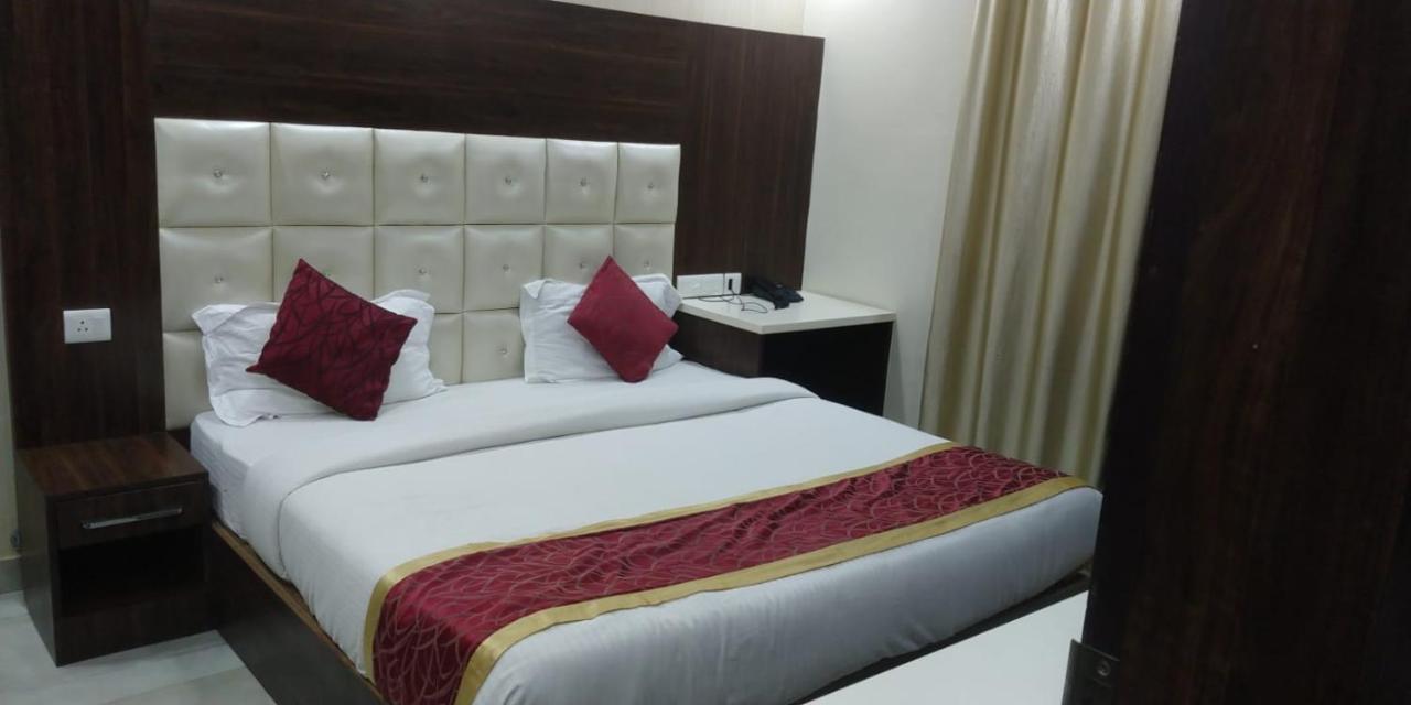 Hotel Ss Grand Lucknow Eksteriør bilde