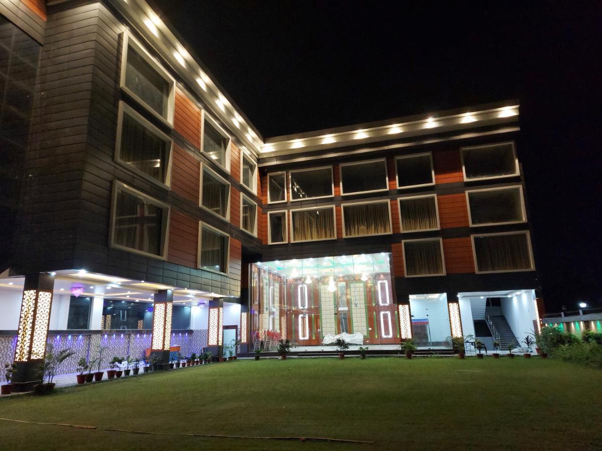 Hotel Ss Grand Lucknow Eksteriør bilde
