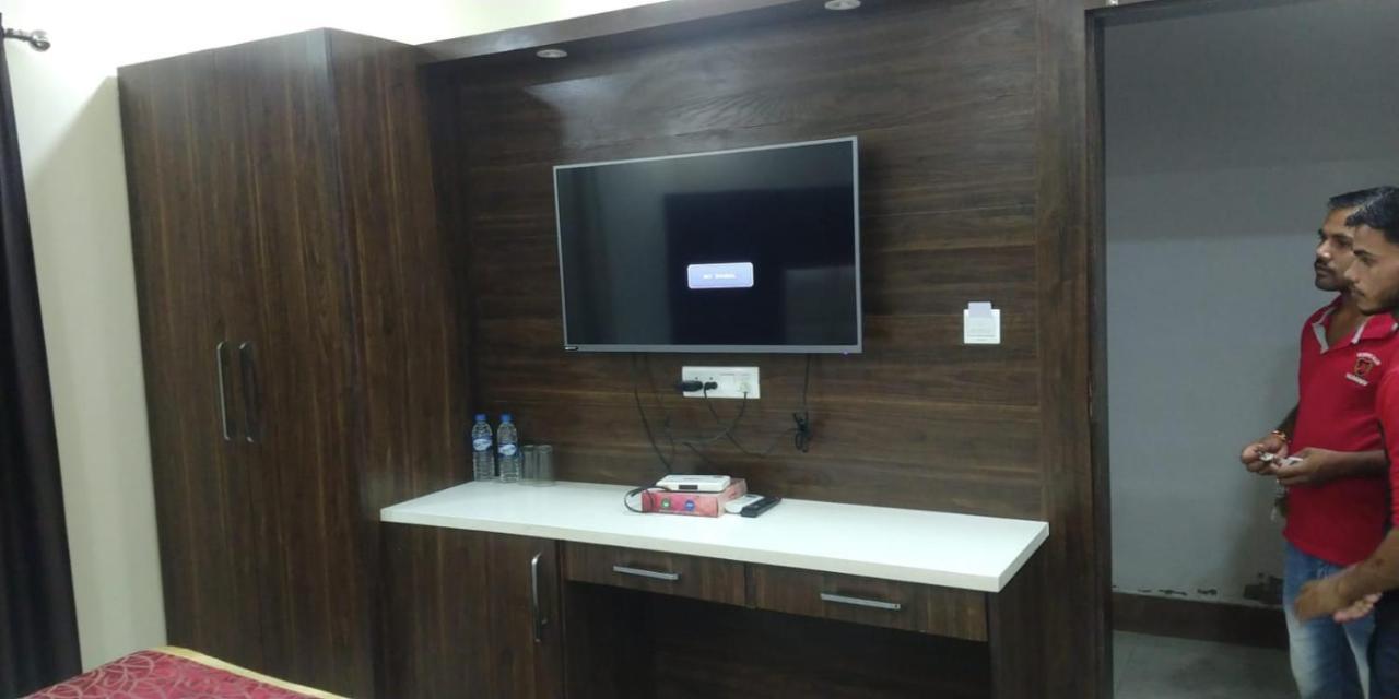 Hotel Ss Grand Lucknow Eksteriør bilde