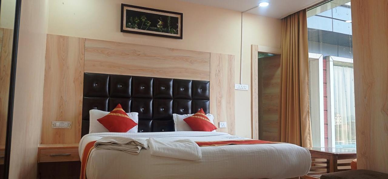 Hotel Ss Grand Lucknow Eksteriør bilde