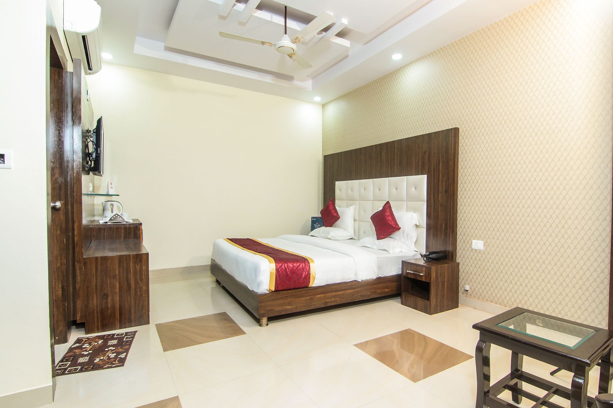 Hotel Ss Grand Lucknow Eksteriør bilde